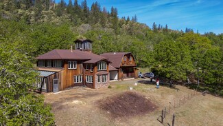 1998 Foots Creek R Fork Rd, Gold Hill, OR 97525
