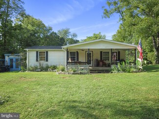215 Saint Andrews Dr, Martinsburg, WV 25403