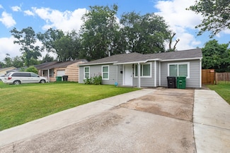 9406 Chesterfield Dr, Houston, TX 77051