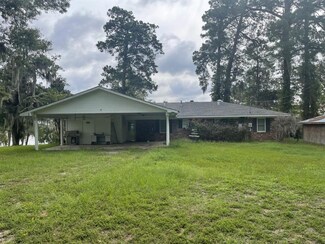 503 Horseshoe Bend Rd, Doyline, LA 71023