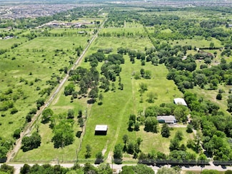 4304 Fcr 78, Iowa Colony, TX 77583