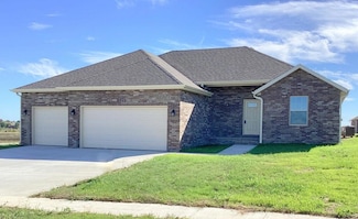 3740 W Riley St, Bolivar, MO 65613