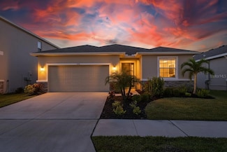 458 8th St NW, Ruskin, FL 33570