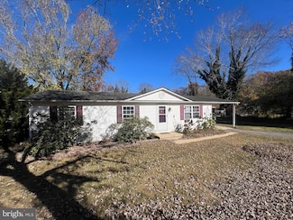 17 Robshire Manor Rd, Huntingtown, MD 20639