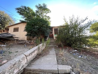 5876 Van Winkle Ave, Miami, AZ 85539