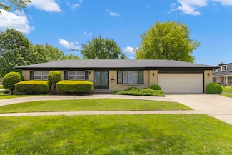 323 E Weathersfield Way, Schaumburg, IL 60193