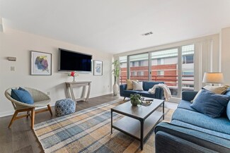183 Oak St Unit 504, Newton Upper Falls, MA 02464