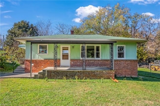 4226 Viking Dr, Winston Salem, NC 27105