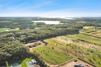 396 7 Ponds Towd Rd, Water Mill, NY 11976