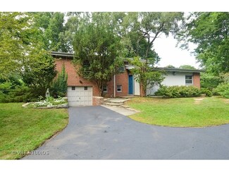 9401 Forestview Rd, Evanston, IL 60203