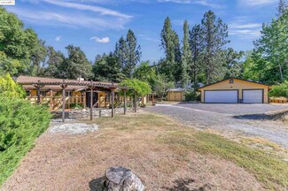 23450 San Diego Ditch Rd, Columbia, CA 95310