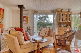19791 Grand View Dr, Topanga, CA 90290