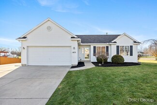 1073 E Avery Ct NW, Grand Rapids, MI 49534