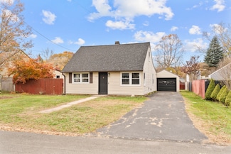 16 Greenway Place, Meriden, CT 06451