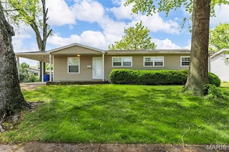 1420 Bluebird Dr, Florissant, MO 63031