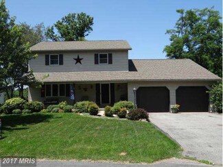 1117 Fiddlers Rd, Chambersburg, PA 17202