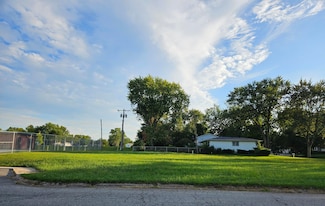 855 W 70th Place, Merrillville, IN 46410