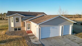 7119 Rock Creek Rd, Bismarck, ND 58503