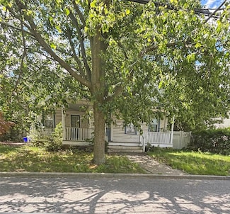 252 Locust Ave, Babylon, NY 11702