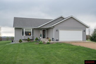 208 Middle St, Good Thunder, MN 56037