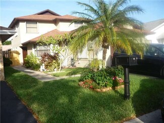 578 Lakeside Cir, Sunrise, FL 33326