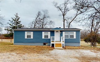 14320 E Rebel Rd, Nevada, MO 64772