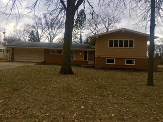 3308 Thames Dr, Fort Wayne, IN 46815