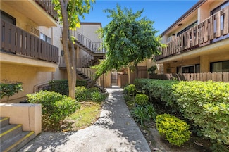 17900 Sherman Way Unit 416, Reseda, CA 91335