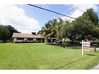 14520 SW 21st St, Davie, FL 33325