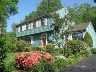 8 Aquarius Ln, Townsend, MA 01469