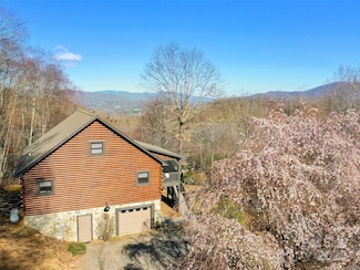 290 Tango Ln, Waynesville, NC 28786