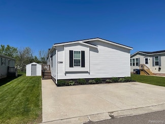 6175 Addison Way, Fenton, MI 48430
