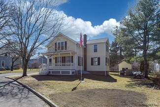 54 Green Ave, Castleton On Hudson, NY 12033