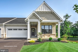118 Village Dr, Millersville, PA 17551