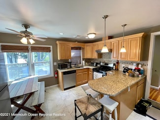 425 Sylvania Ave Unit Garage Apartment, Avon By the Sea, NJ 07717