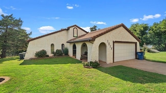 1517 S Spring Creek Dr, Mustang, OK 73064