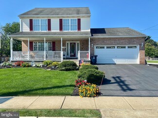 1212 Simpson St, Crum Lynne, PA 19022