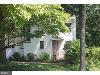 8511 Widener Rd, Glenside, PA 19038
