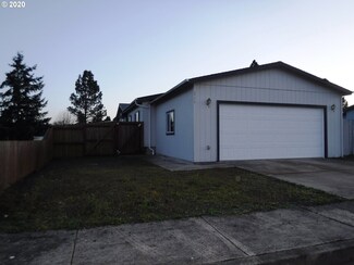 386 E Locust Ct, Yoncalla, OR 97499