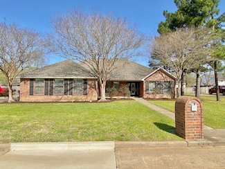 403 Aspen Bend St, Crockett, TX 75835