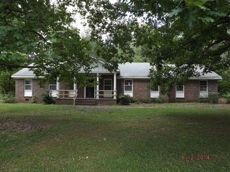 1034 Lake St, Bolivar, TN 38008