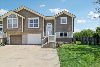 21539 S Clairmont St, Peculiar, MO 64078