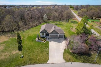 22700 Shadow Glen Dr, Peculiar, MO 64078