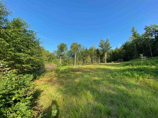 539 Cross Rd, Elmore, VT 05680