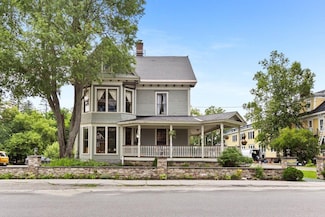 12 High St, Lancaster, NH 03584
