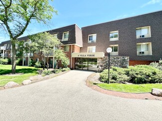 3 Villa Verde Dr Unit 113, Buffalo Grove, IL 60089