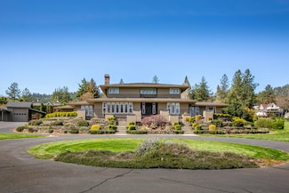 1145 Goldstone Dr, Central Point, OR 97502
