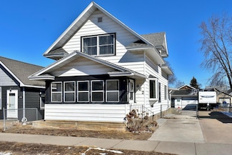 862 E Sanborn St, Winona, MN 55987