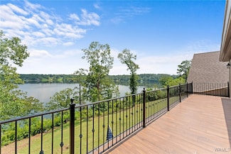 11760 High Cliff Dr, Northport, AL 35475