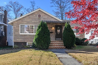 34 N Juliet St, Iselin, NJ 08830